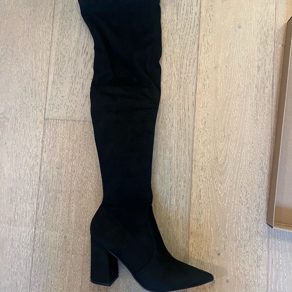Steve Madden tall black velvet boots size 8 never worn. Still in box.